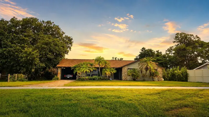 2234 W Maple Ter, FL