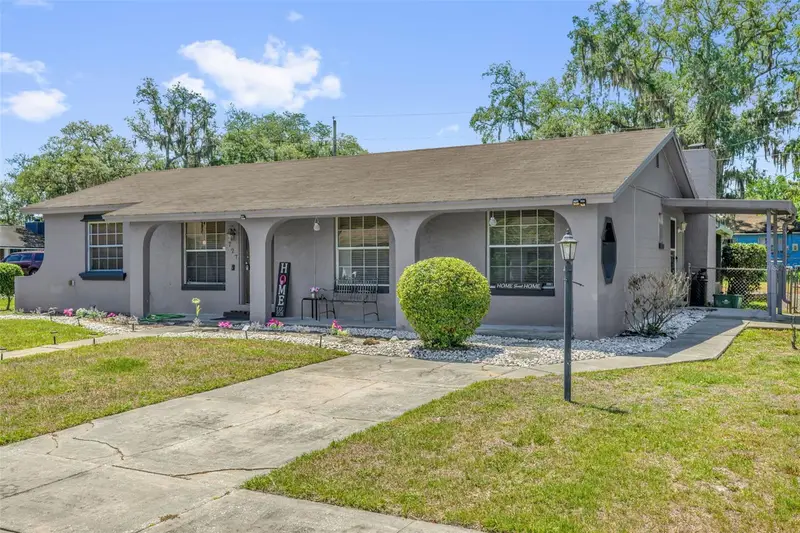727 Baywood Cir, FL