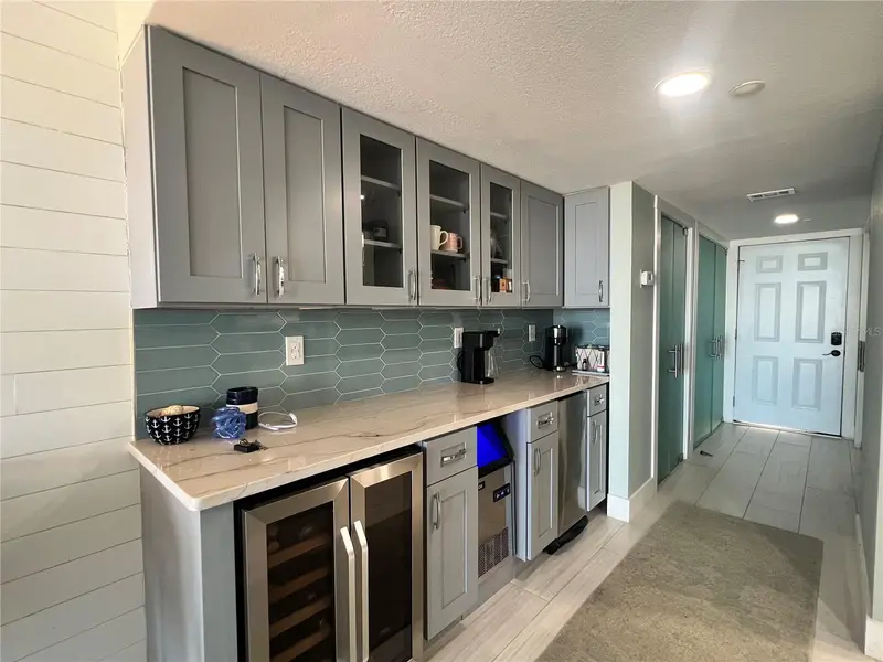 1250 Gulf Blvd #405, FL