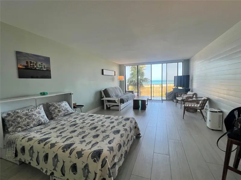 1250 Gulf Blvd #405, FL