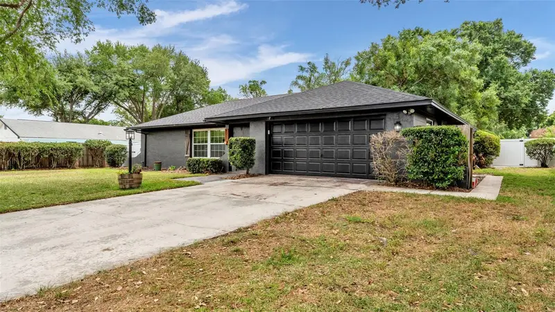 4301 Orangewood Loop E, FL