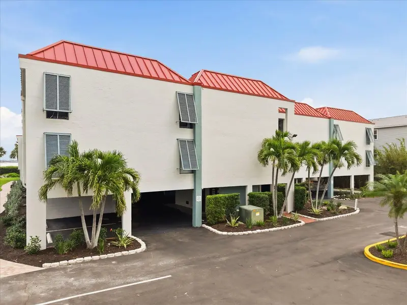 3705 E Bay Dr #117, FL