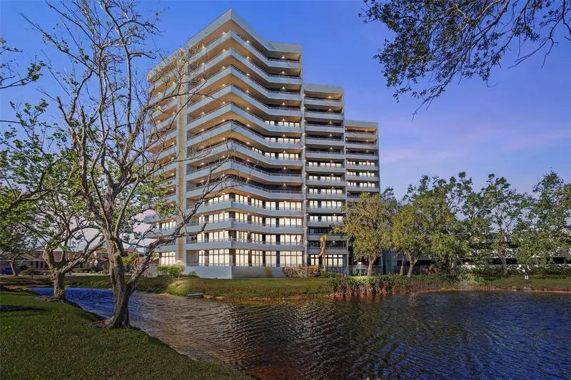 5950 Pelican Bay Plz S #Ph2c, FL