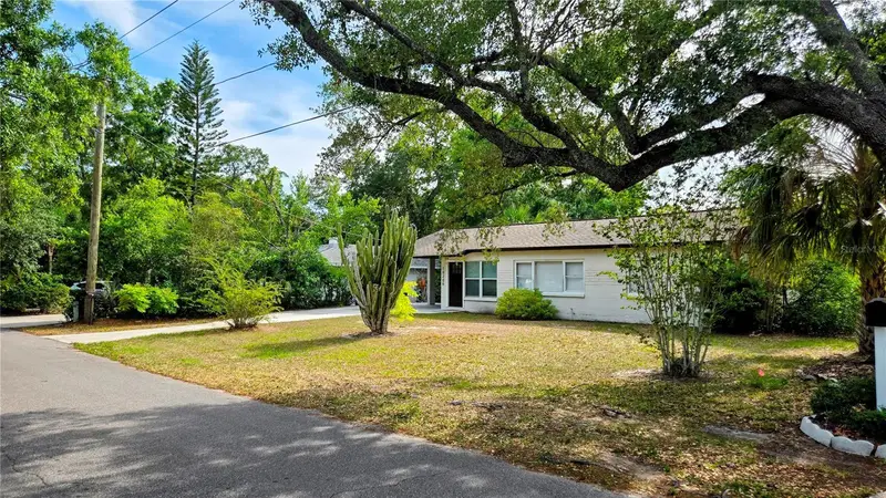 10206 N Oakleaf Ave, FL