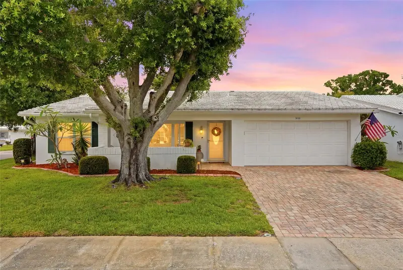 3939 90th Ter N, FL