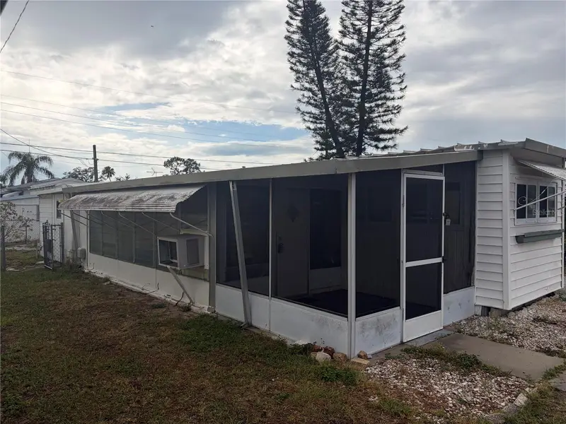 2051 Orange Dr, FL