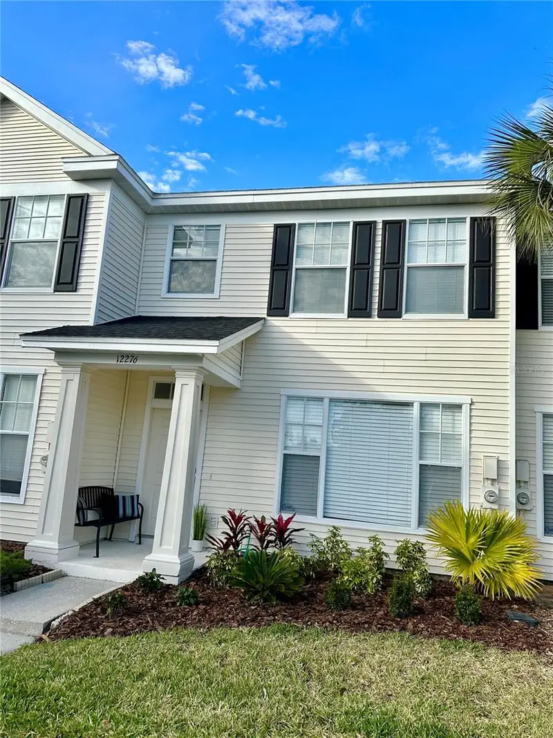 12276 Country White Cir, FL