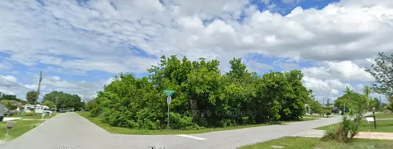 501 E Tarpon Blvd Nw, FL