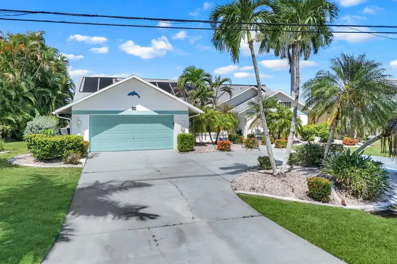 719 El Dorado Pkwy W, FL
