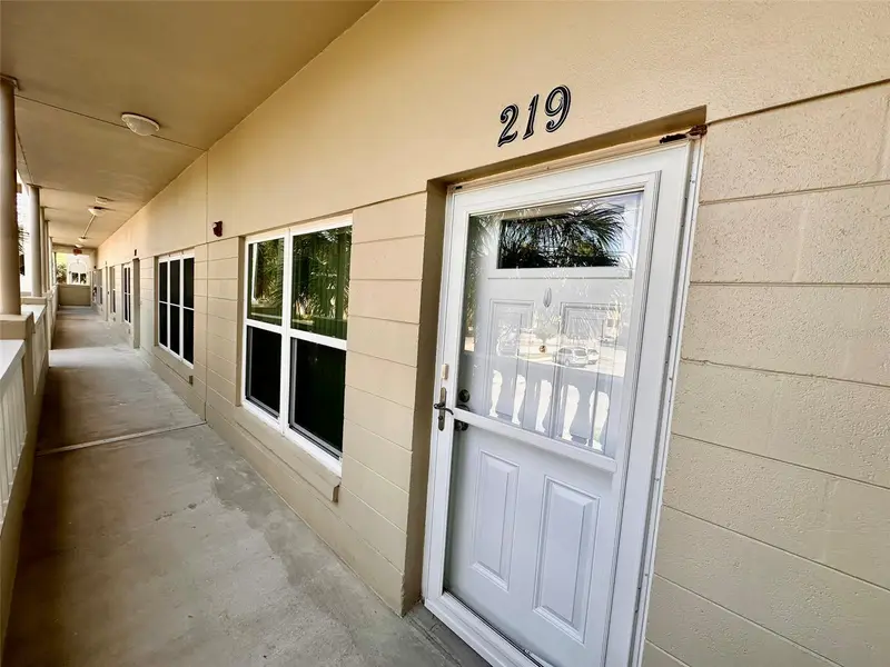 2020 Shangrila Dr #219, FL