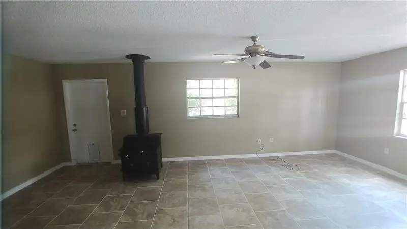 5725 Se 3 Pl, FL