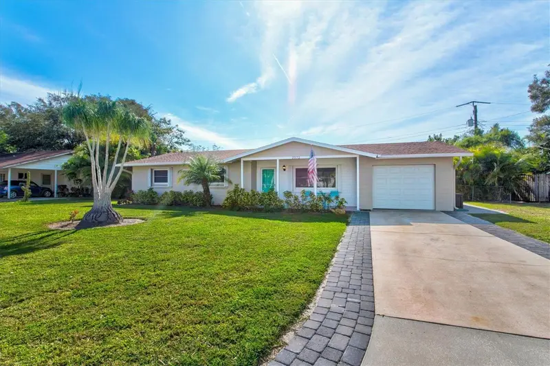 2572 Jefferson Cir, FL