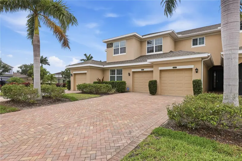 8423 Karpeal Dr #1501, FL