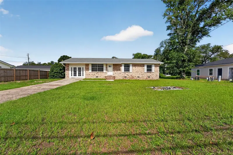 219 N East Ave, FL
