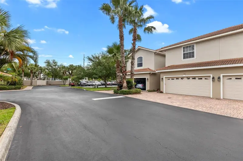 1372 Riserva Ln, FL