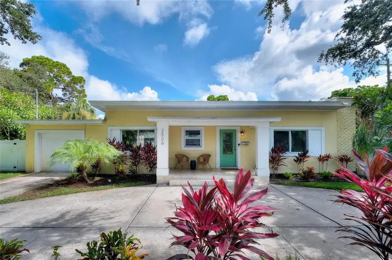 2500 Park St N, FL