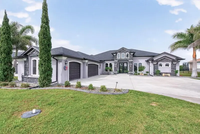 5220 Lake Venice Dr, FL