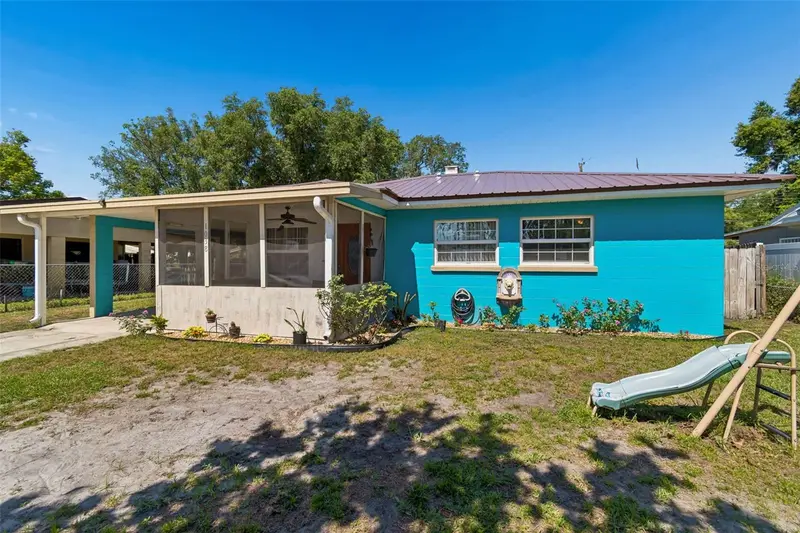 1038 Canal Dr W, FL