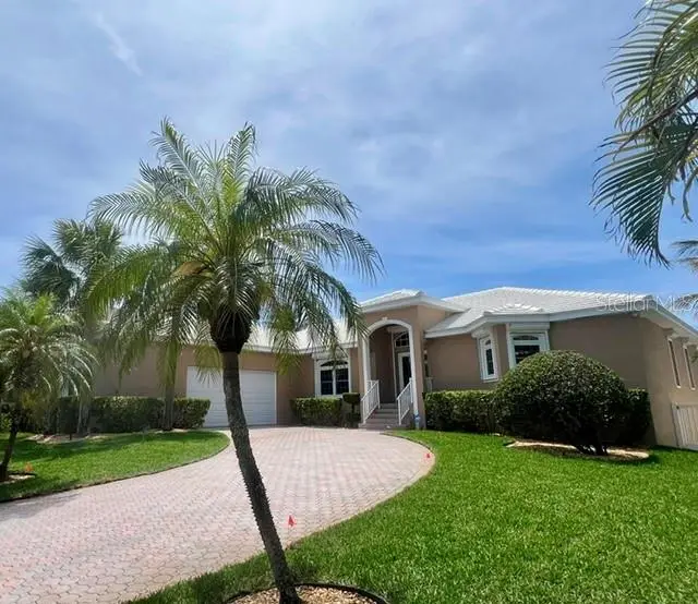 120 9th St E, FL