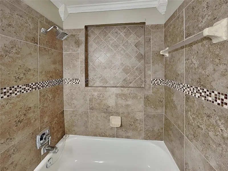 2514 10th Avenue Dr Ne, FL