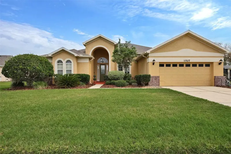 1527 Gants Cir, FL