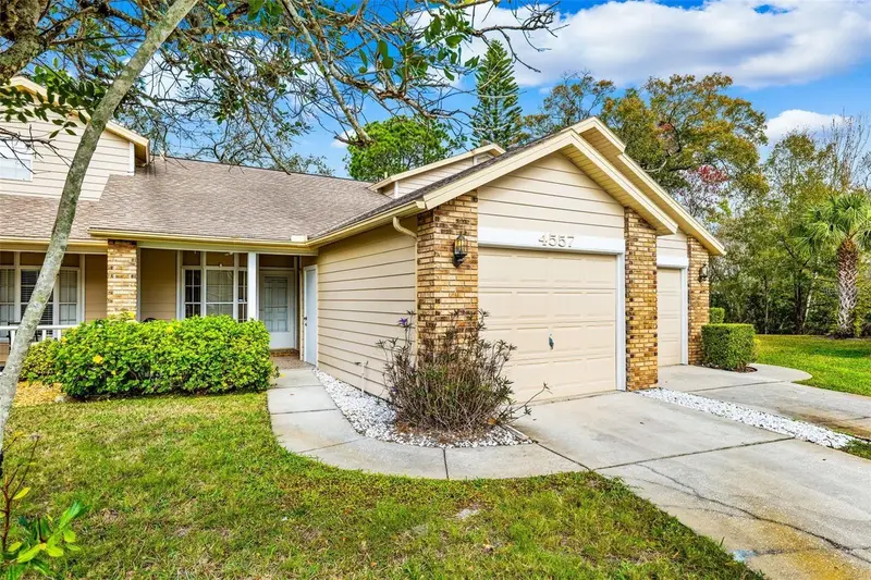 4557 Glen Holw, FL