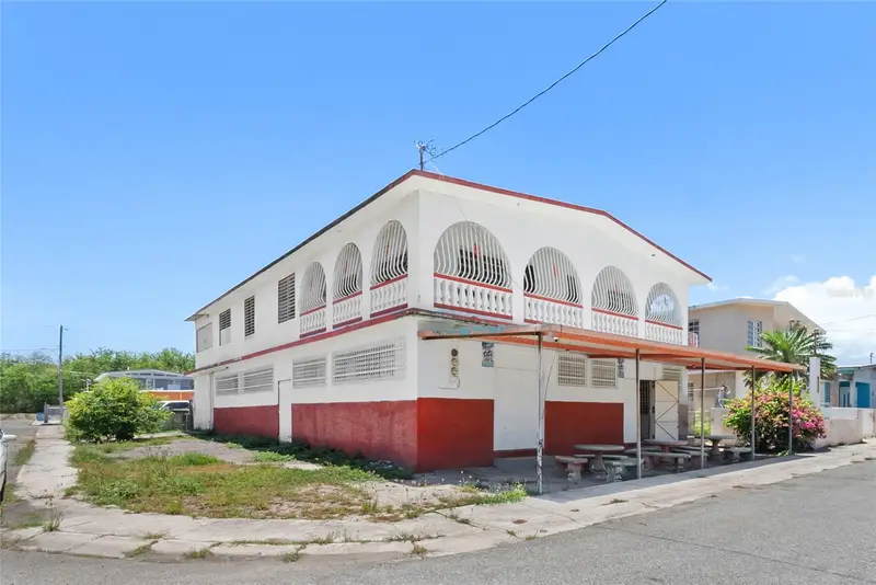 638 Calle B Com. Serrano, PR
