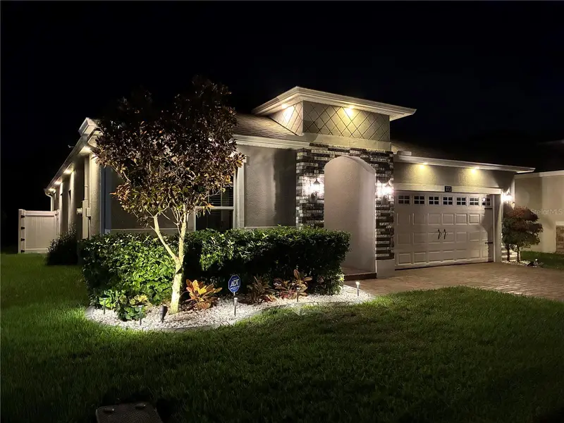 333 Meadow Pointe Dr, FL