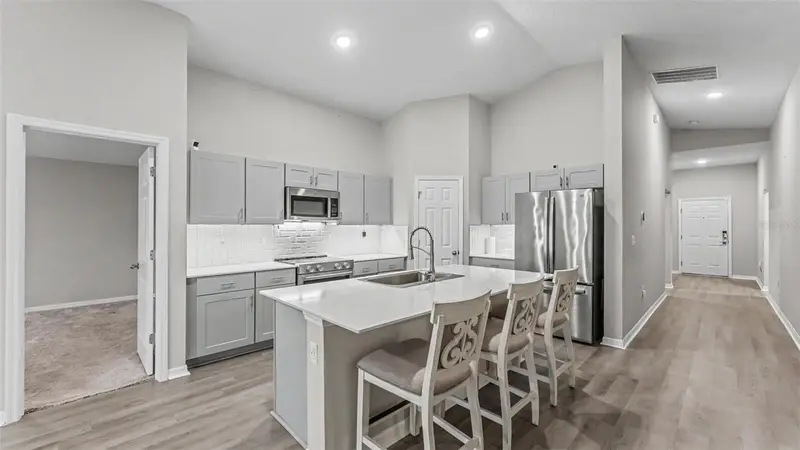 4553 White Marble Ct, FL
