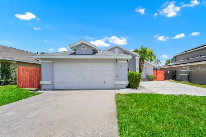 235 Hidden Springs Cir, FL