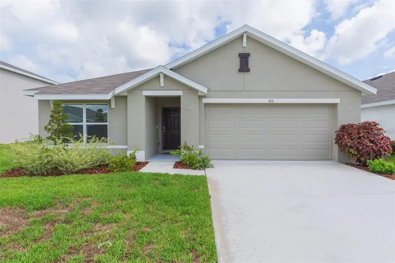 810 Ace Outlaw Ave, FL