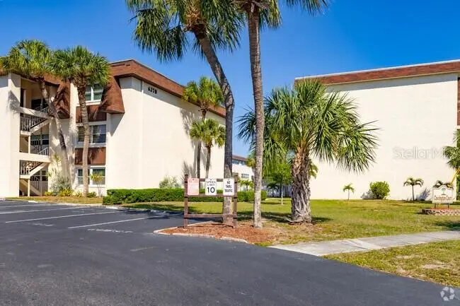 208 Ne Monroe Cir N #307, FL