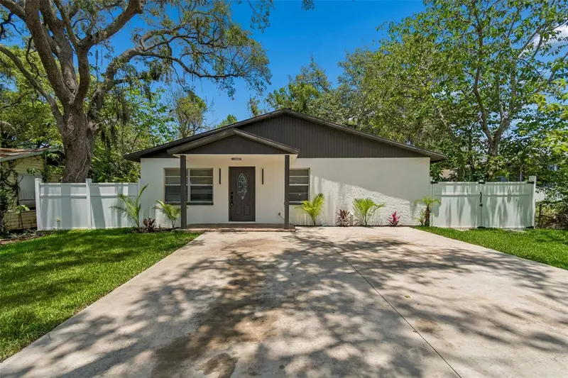1105 W Yukon St, FL
