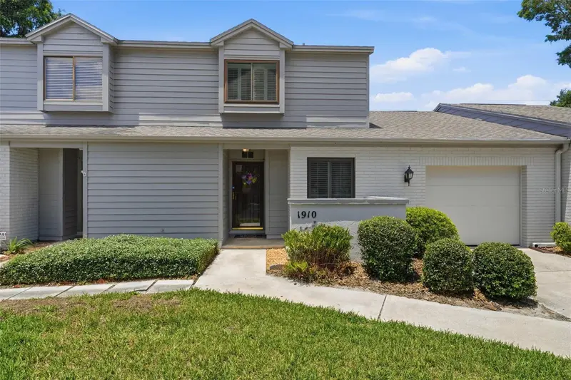 1910 Se 37th Court Cir, FL