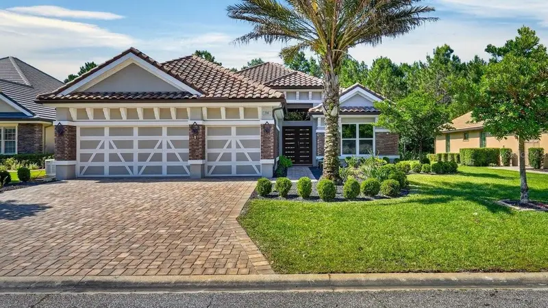 708 Woodbridge Ct, FL
