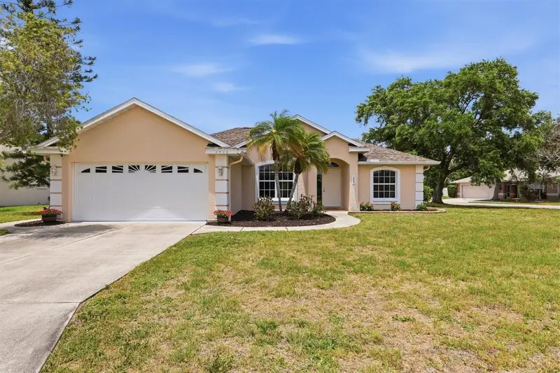2405 49th Dr E, FL
