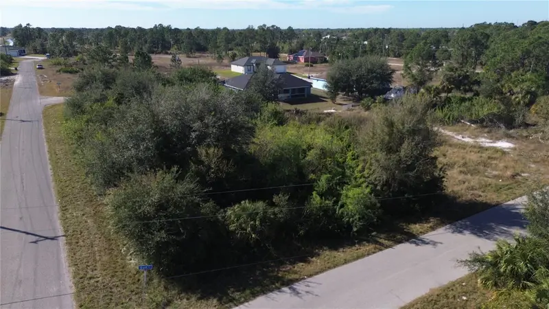 880 Gulf Ln, FL