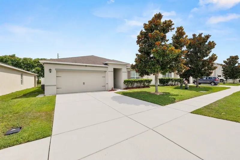 3136 Country Club Cir, FL