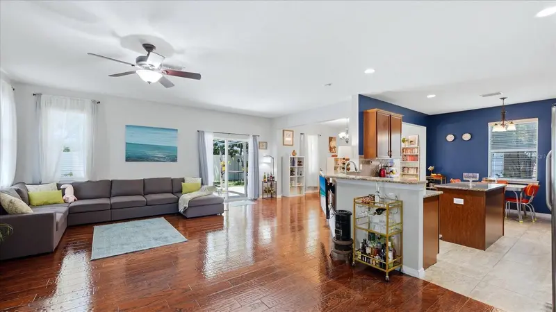 5666 Aaron Ct, FL