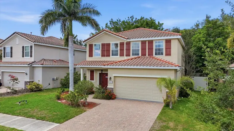 5666 Aaron Ct, FL