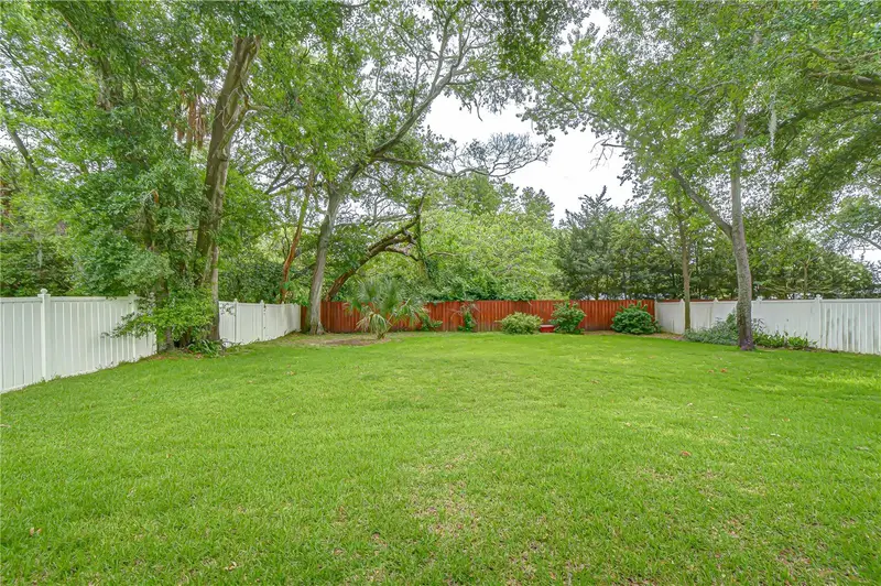 1142 Lumsden Trace Cir, FL