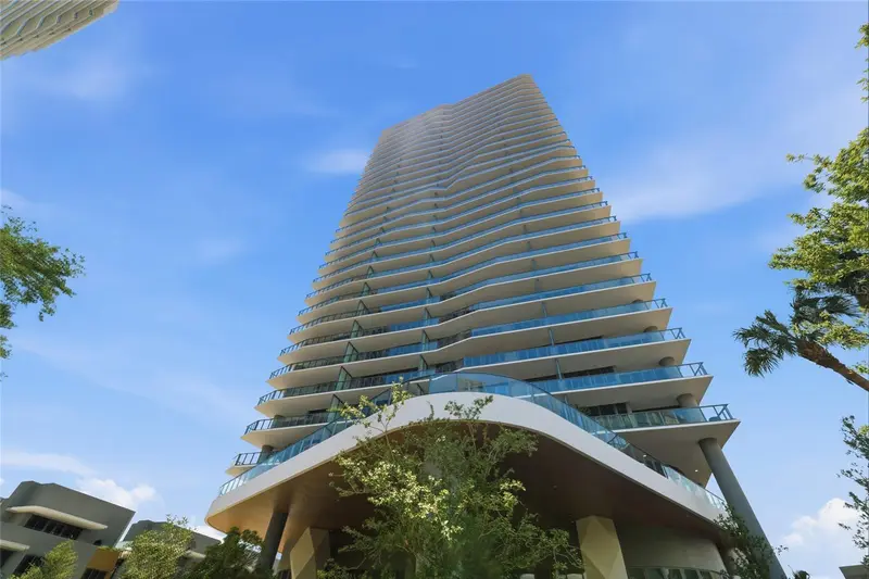 3015 S Ysabella Ave #2102, FL