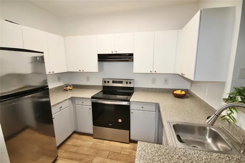 300 E South St #1015, FL