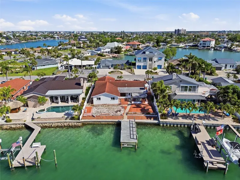 4 Bellevue Dr, FL