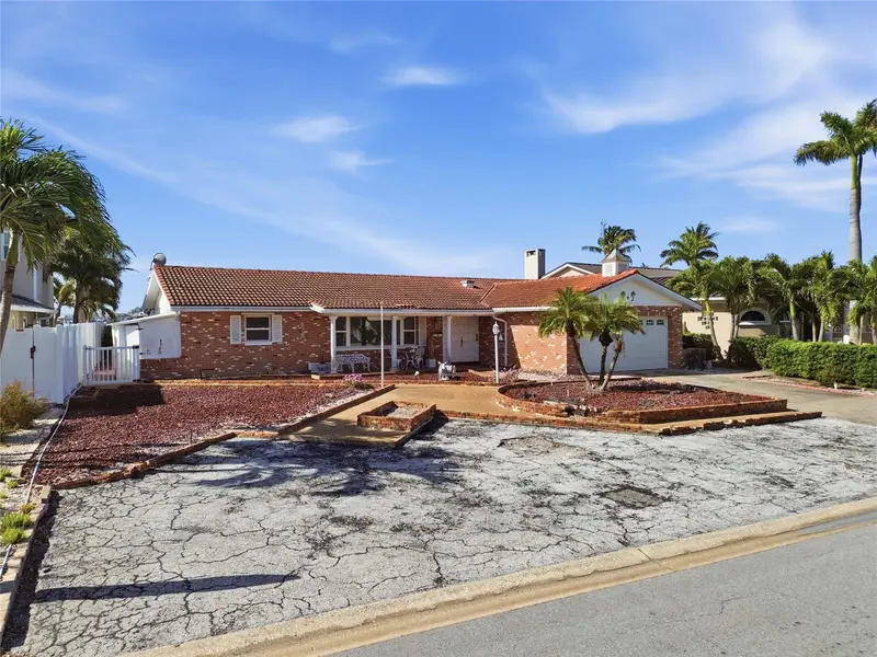 4 Bellevue Dr, FL