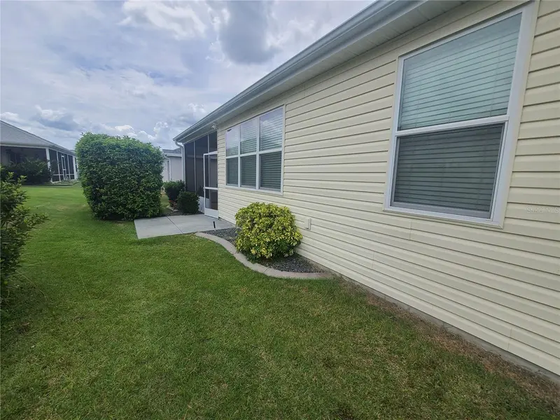 898 Moses Loop, FL