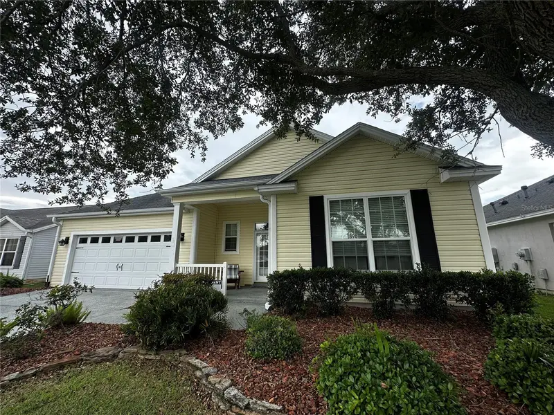 898 Moses Loop, FL