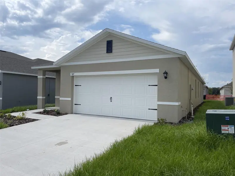 927 Waterfall Blvd, FL