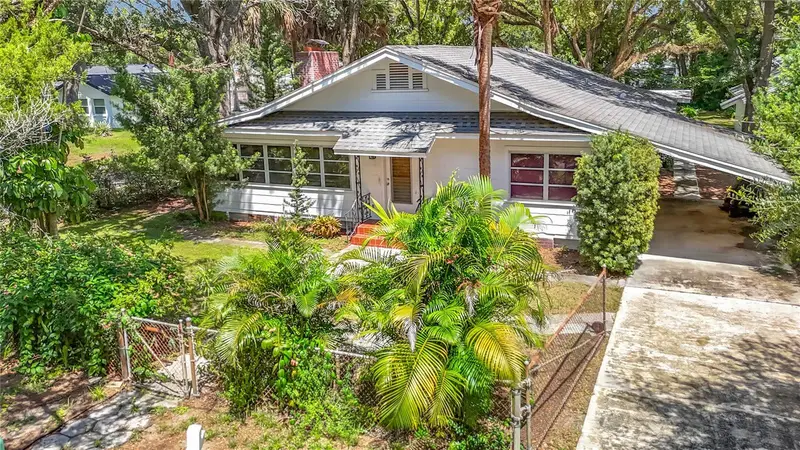 1304 E Diana St, FL