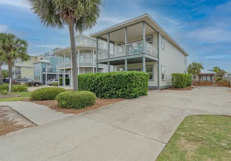 79 Mark St, FL